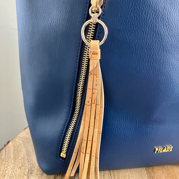 Alviero Martini 1A Claisse Navy Boho Shoulder Bag With Tassles - Picture 4 of 15